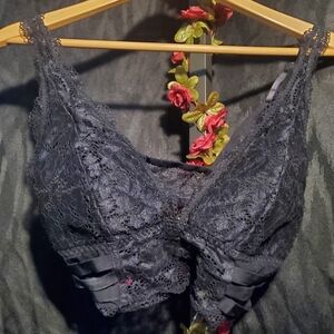 Black lace La Senza bralette with banding detailing size XL
